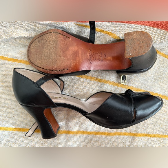 Capezio Heels - Black, Size 7.5 - Picture 5 of 10